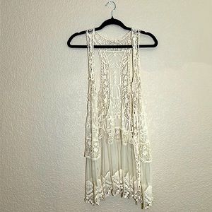 IT’S OUR TIME Lace Boho Vest, sz M Excellent Condition